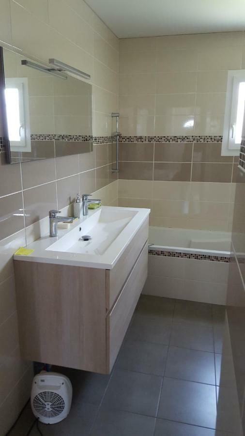 Villa Du Pic Vert 105M2 , 4 Chambres De Plain-Pied Avec Piscine A Montfaucon Montfaucon  Luaran gambar